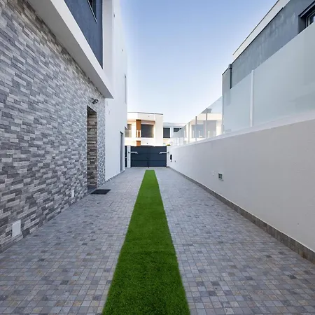 Piscina Aquecida E Casa De Banho Privativa * Fernao Ferro