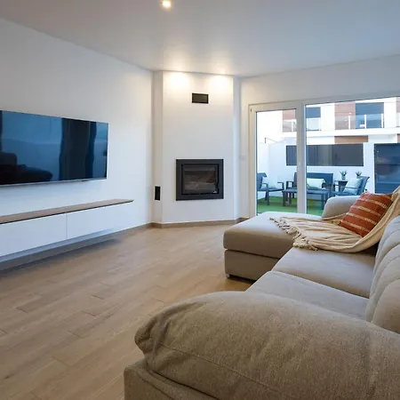 Piscina Aquecida E Casa De Banho Privativa Δωμάτια σε οικογενειακή κατοικία Fernao Ferro