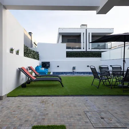 Piscina Aquecida E Casa De Banho Privativa Fernao Ferro